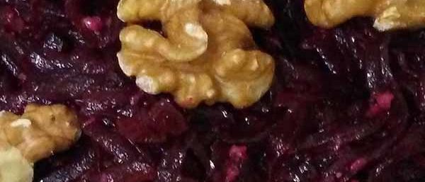 Салат из свеклы c грецкими орехами и чесноком