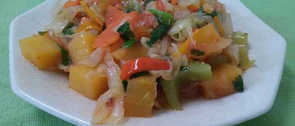 Капуста, тушеная с репой и сельдереем Капуста, тушеная с репой и сельдереем