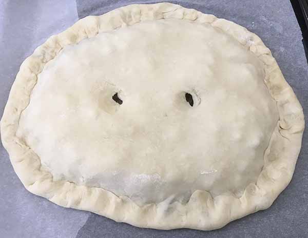 Пирог из квашеной капусты с грибами