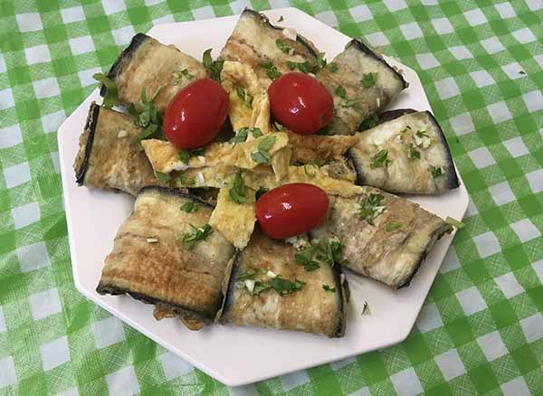 Рулетики из баклажан с мягким сыром или брынзой