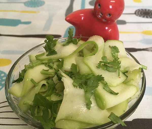 Салат из молодых кабачков (цуккини).